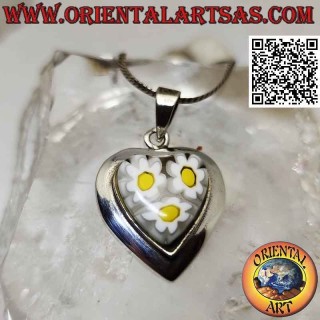 Colgante de plata, corazón con murrina (margaritas) y borde liso