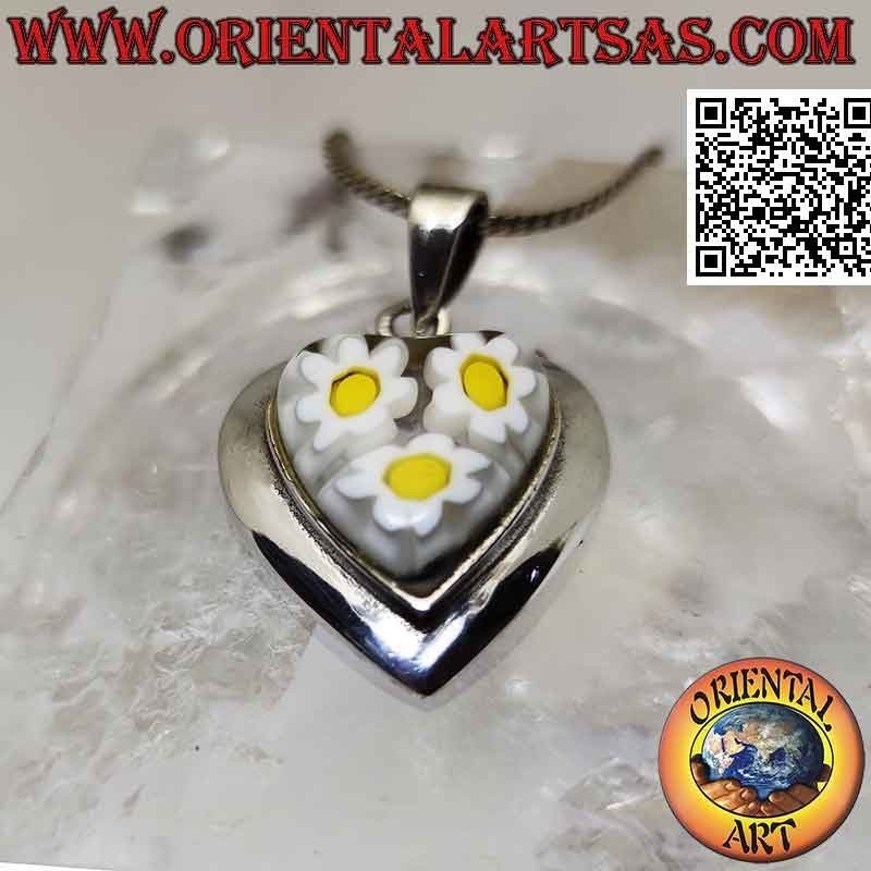 Colgante de plata, corazón con murrina (margaritas) y borde liso