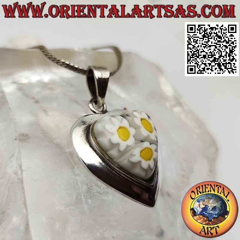 Colgante de plata, corazón con murrina (margaritas) y borde liso