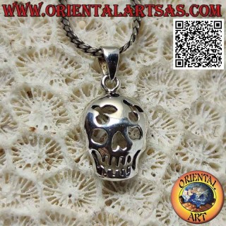 Colgante de plata, la calavera sonriente con frente perforada