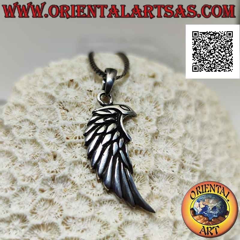 Colgante de plata, ala de ángel con alas elevadas y ojo grabado en la parte superior