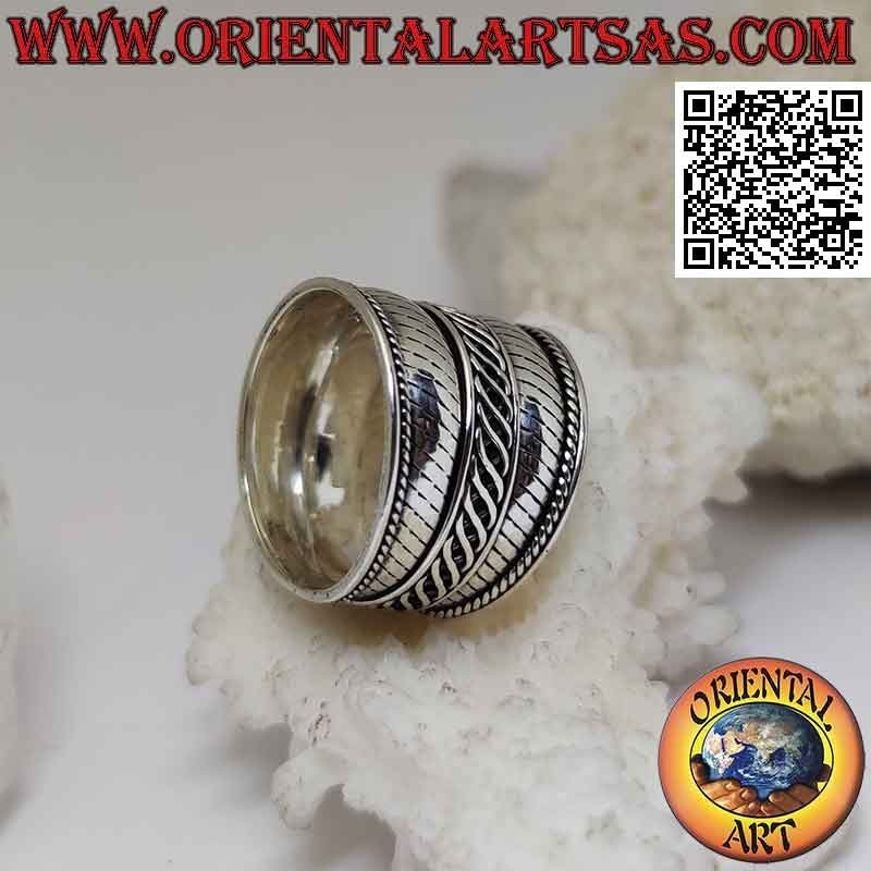 Wide band ring in silver with cross stripes, Bali