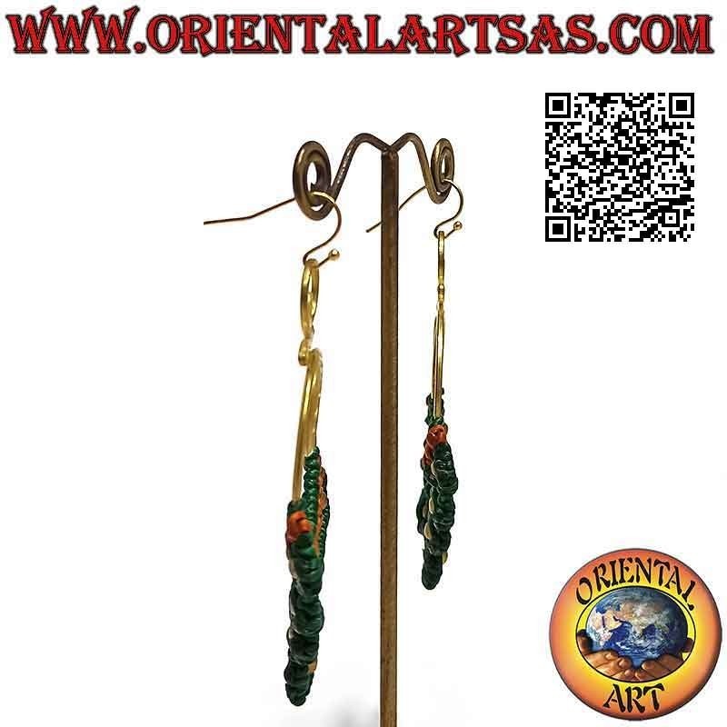 Boucles d'oreilles artisanales en laiton doré et technique macramé (2)