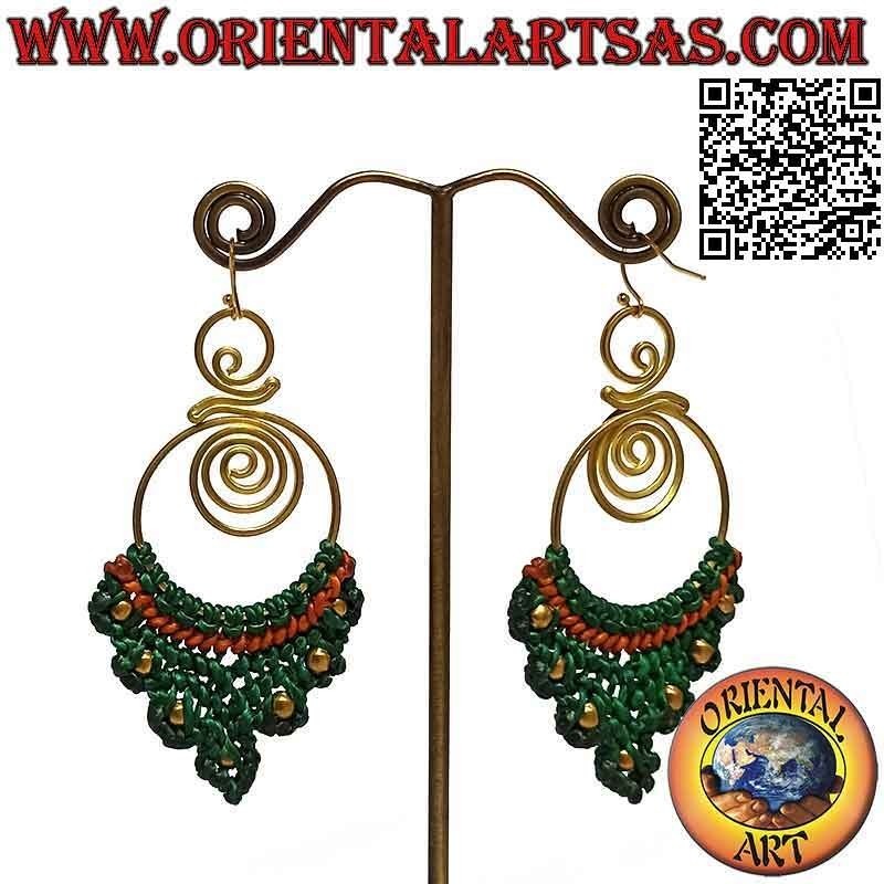 Boucles d'oreilles artisanales en laiton doré et technique macramé (2)