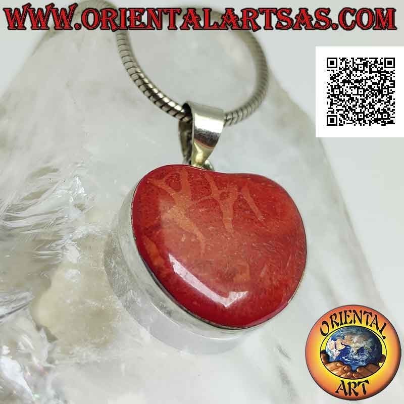 Pendentif en argent en forme de cœur avec corail rouge (corail) au ras du bord