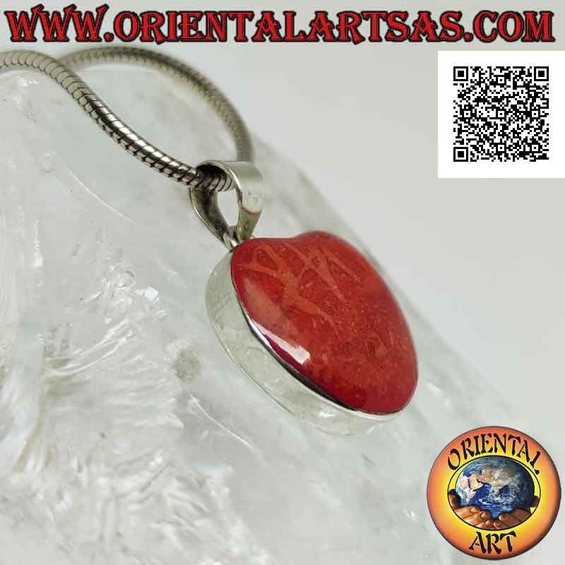Colgante de plata en forma de corazón con coral rojo (coral) al ras del borde
