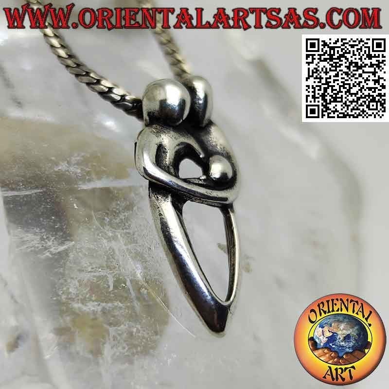 Pendentif en argent, la sainte famille embrassée