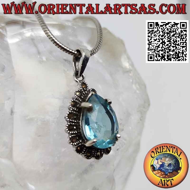 Pendentif en argent avec topaze bleue en forme de goutte sertie entourée de marcassite