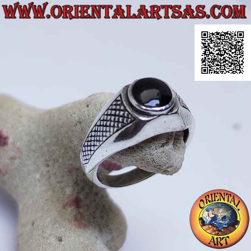 Silver ring with round cabochon onyx wire and dense oblique carvings decoration on the sides