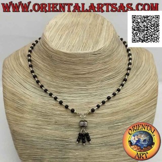 Collier ras de cou d'onyx et de perles d'argent 925 ‰ enfilées d'une touffe