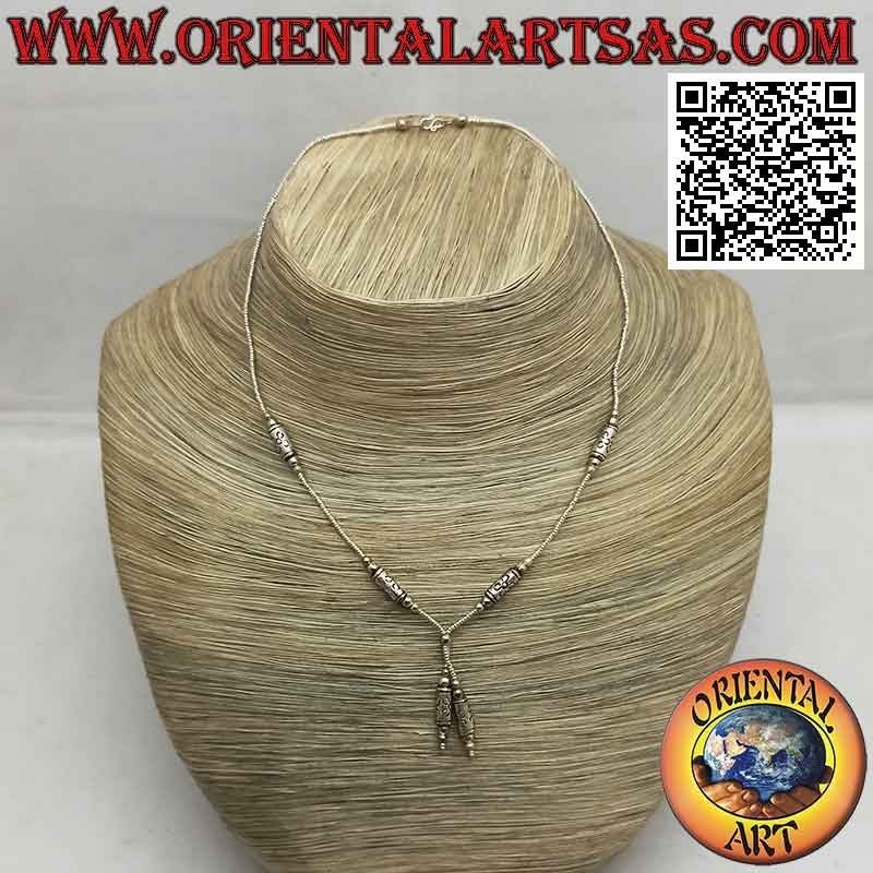 Choker necklace with beads and 925 ‰ silver inserts strung with a tuft