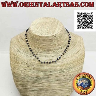 Choker necklace of lapis lazuli fragments and 925 ‰ silver beads strung
