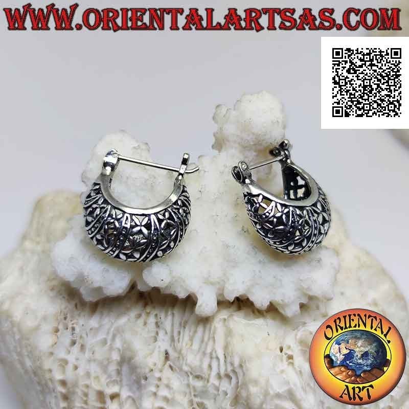 Silver crescent-shaped earrings with rounded handbag, dotted decoration and perforated flowers