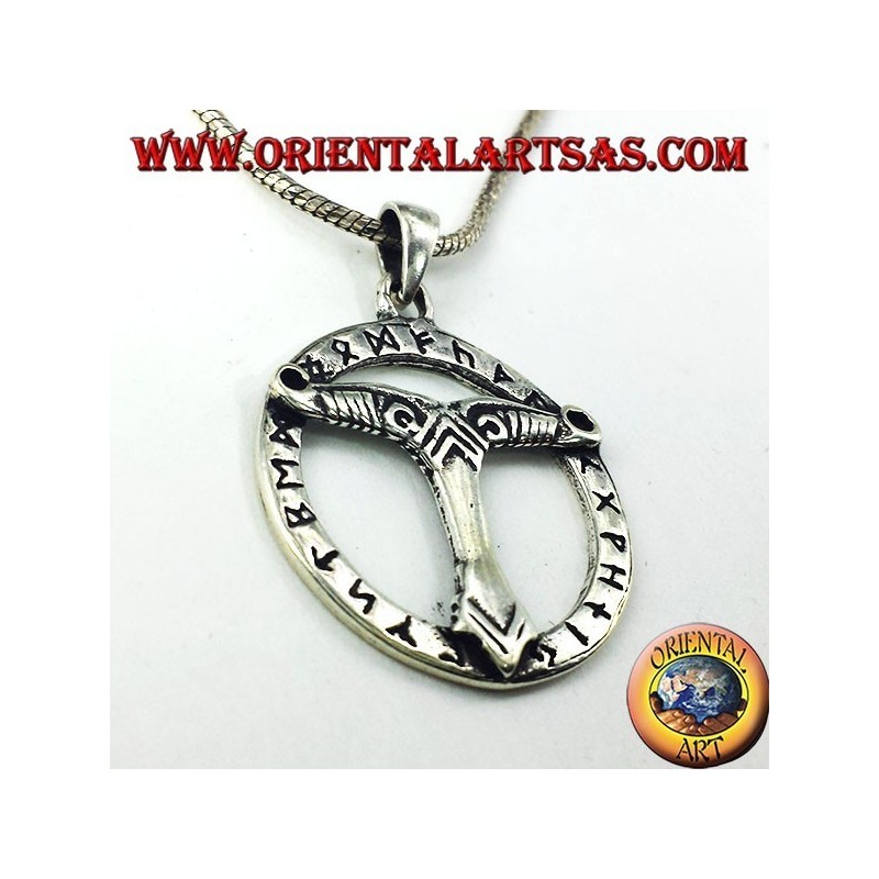arbre pendentif en argent dans le monde avec des runes