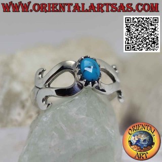 Anello in argento con turchese incastonato al centro di un infinito liscio