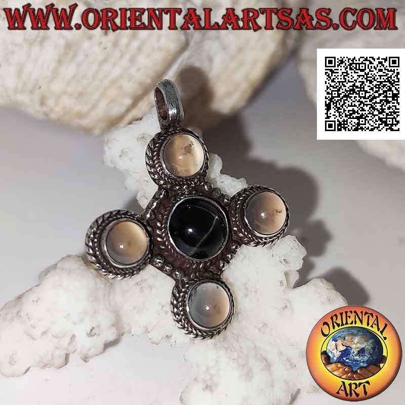 Ciondolo in argento a forma di croce con black star (Diopside) tonda centrale e pietre di luna