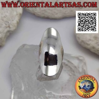 Smooth silver ring in the shape of a wavy finger cover