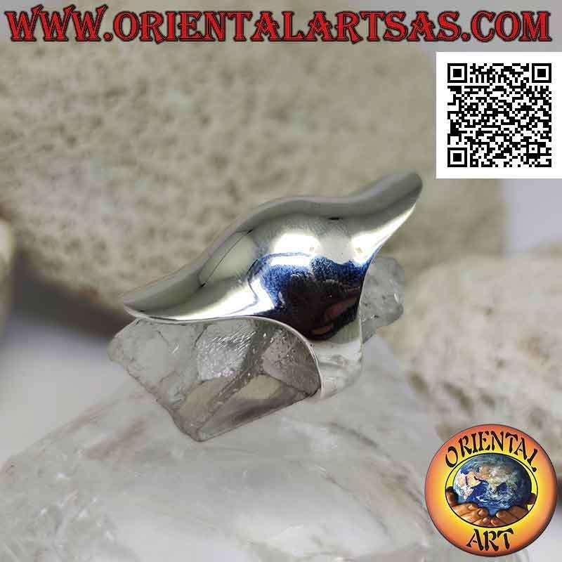 Anillo plateado liso en forma de cubierta de dedo ondulada
