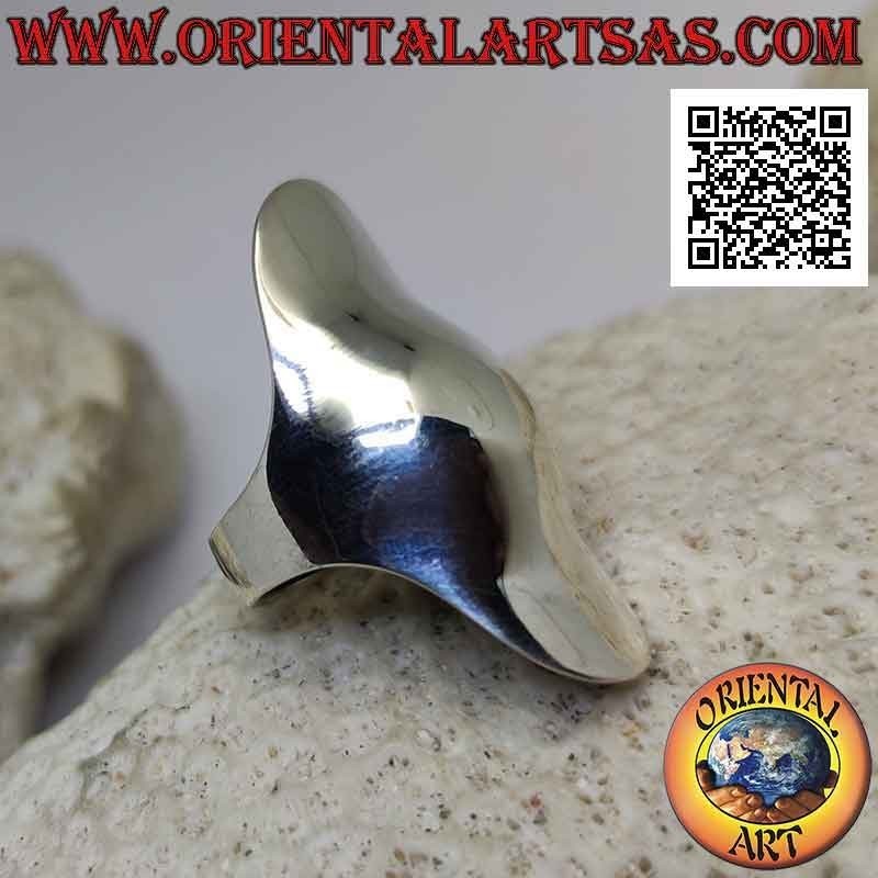 Smooth silver ring in the shape of a wavy finger cover