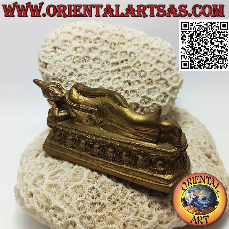 Scultura Buddha sdraiato in posizione di riposo, in ottone dorato da 9 cm