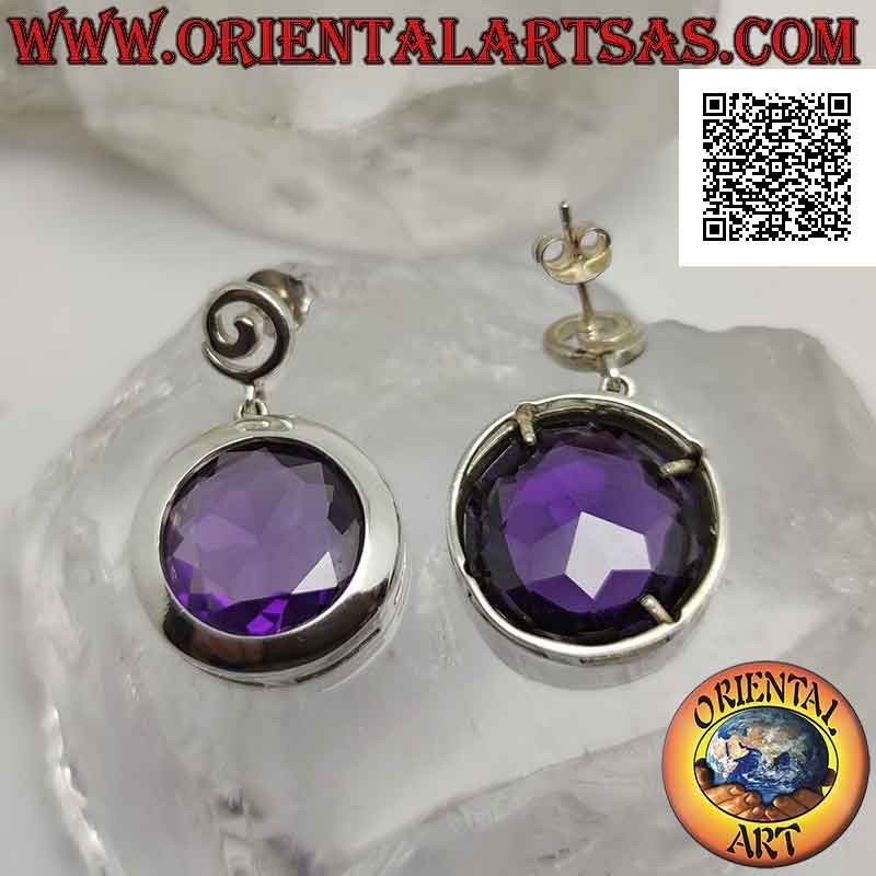 Silberne Lappenohrringe mit großem rund facettiertem synthetischem Amethyst mit glatter Drahtkante