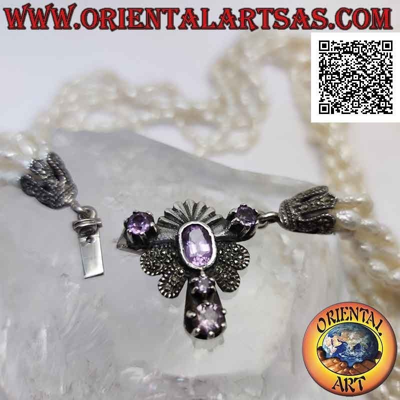 Collana in argento 925 ‰ a 5 fili di perle di fiume e chiusura tempestata di marcassite e ametista