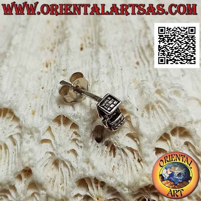 Mini earring in silver, the traditional well