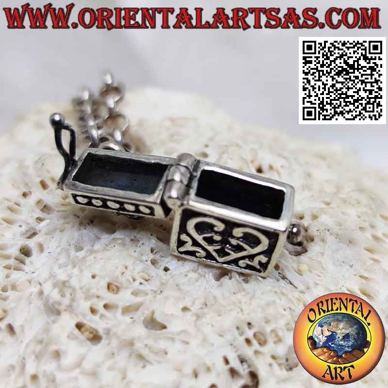 Silver box pendant in the shape of a handbag with engraved decorations