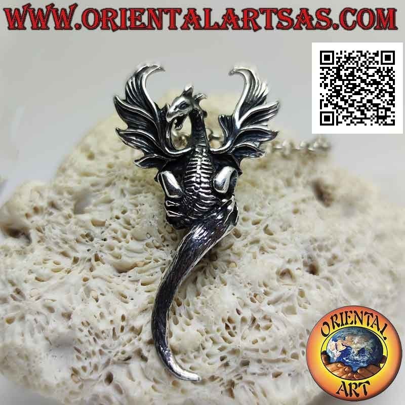Colgante de plata, el dragón de la resurrección.