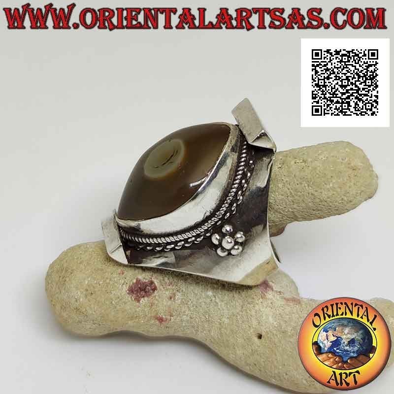 Anello in argento con agata occhio di Shiva ovale bicolore su montatura nepalese (giallo - bianco)