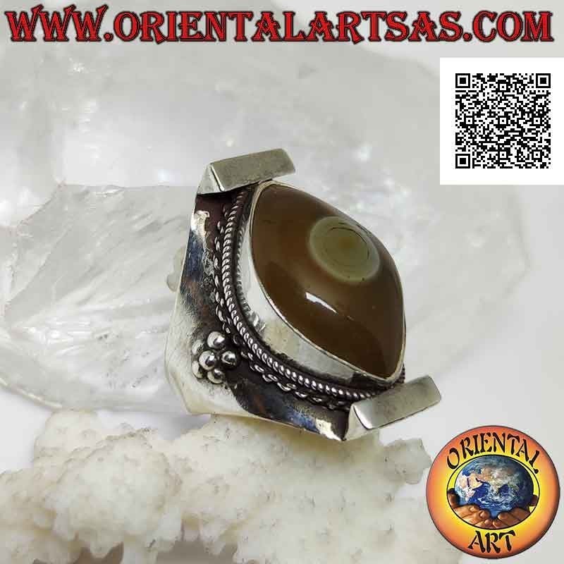 Anello in argento con agata occhio di Shiva ovale bicolore su montatura nepalese (giallo - bianco)