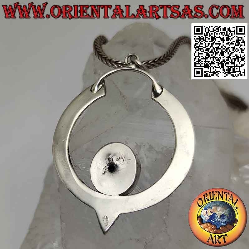 Silver pendant, circle decorated with oval lapis lazuli inside