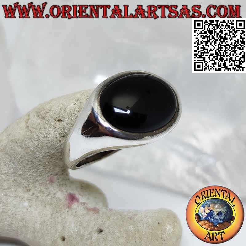 Smooth silver ring with raised cabochon horizontal onyx