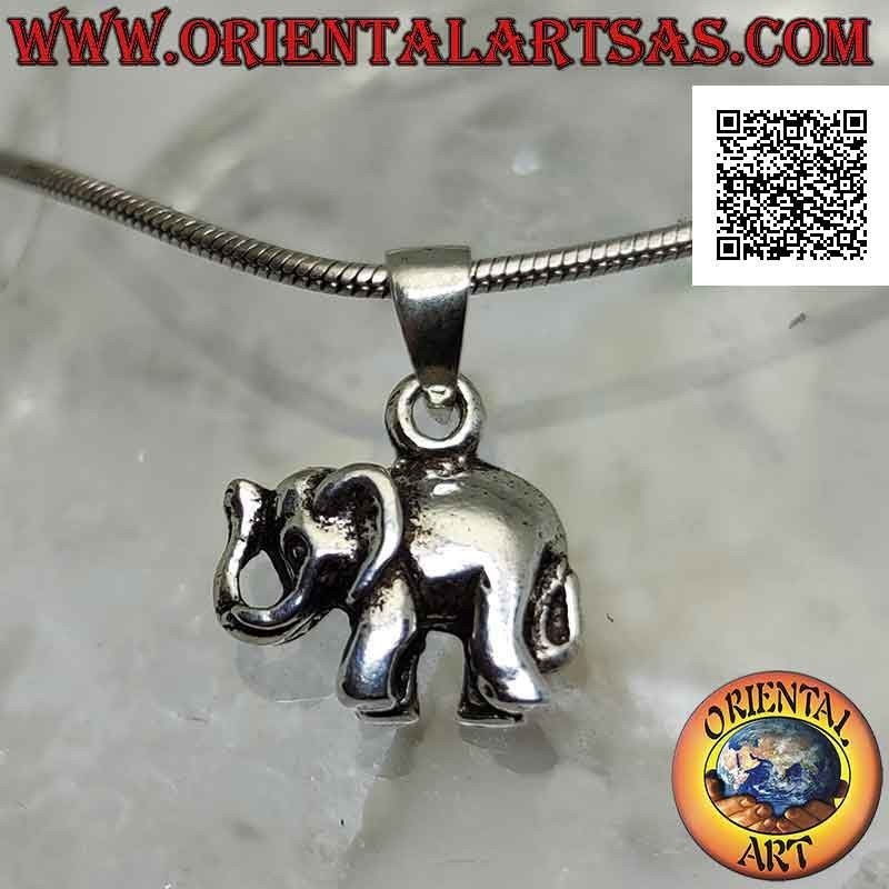 Pendentif en argent, éléphant en trois dimensions avec trompe vers le haut (petit)