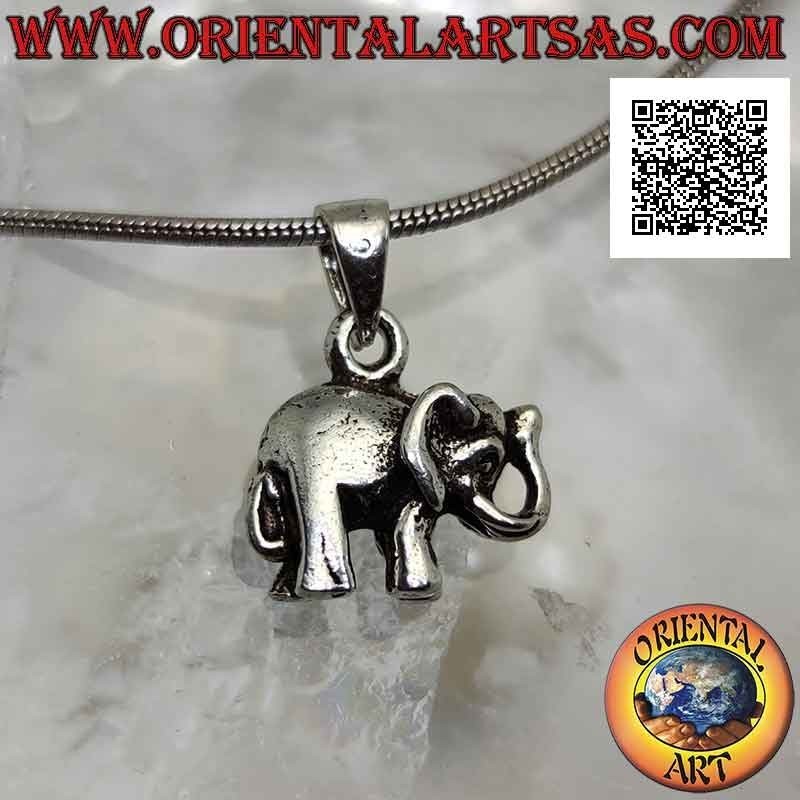 Colgante de plata, elefante tridimensional con trompa hacia arriba (pequeño)