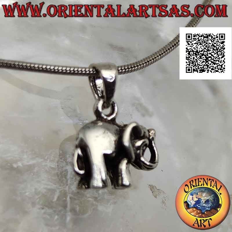 Ciondolo in argento, elefante tridimensionale con proboscide in su (piccolo)