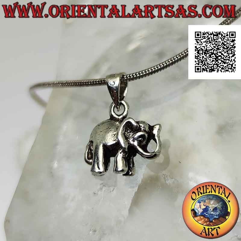 Pendentif en argent, éléphant en trois dimensions avec trompe vers le haut (petit)