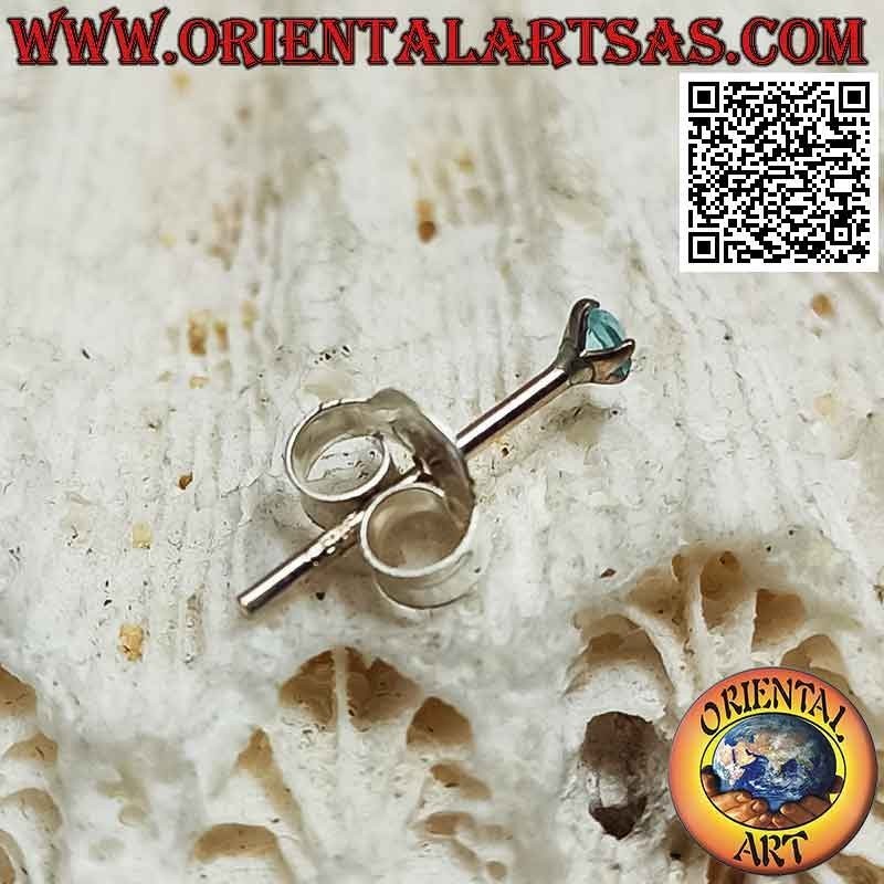 Mini orecchino / puntino da naso in argento, zircone celeste sfaccettato incastonato (tondo) 2 mm