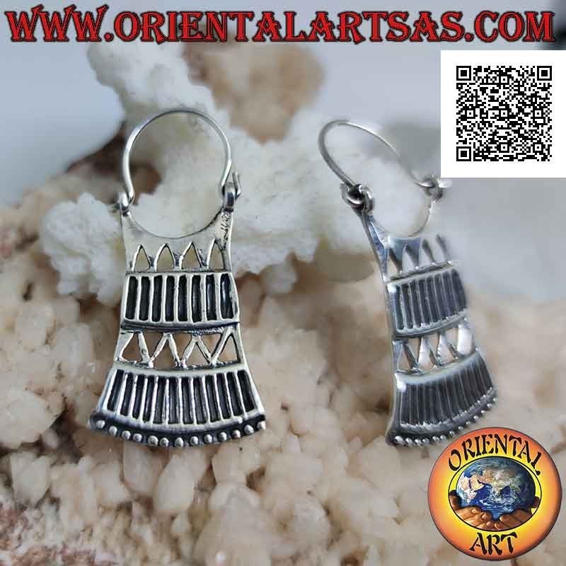 Silver handbag earrings with rectangular and triangular geometric pattern plate