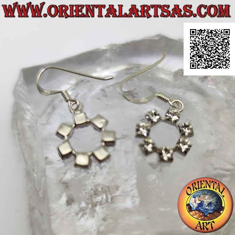 Orecchini in argento a monachella con contorno di cerchio di zirconi bianchi incastonati