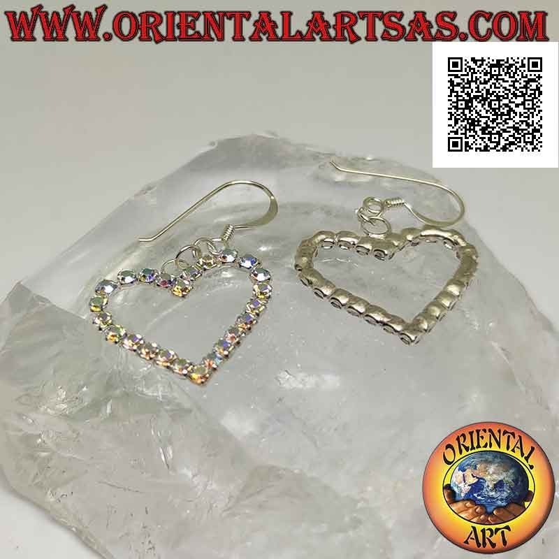 Orecchini in argento a monachella con contorno di cuore di zirconi arcobaleno incastonati