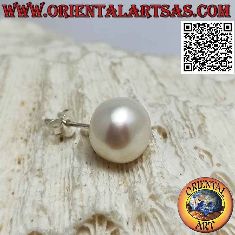 Mini orecchino in argento, la perla piatta dietro (10mm Ø)