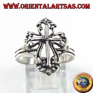 anello in argento con croce