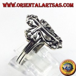 Bague en argent avec croix