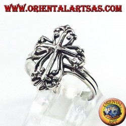 Bague en argent avec croix