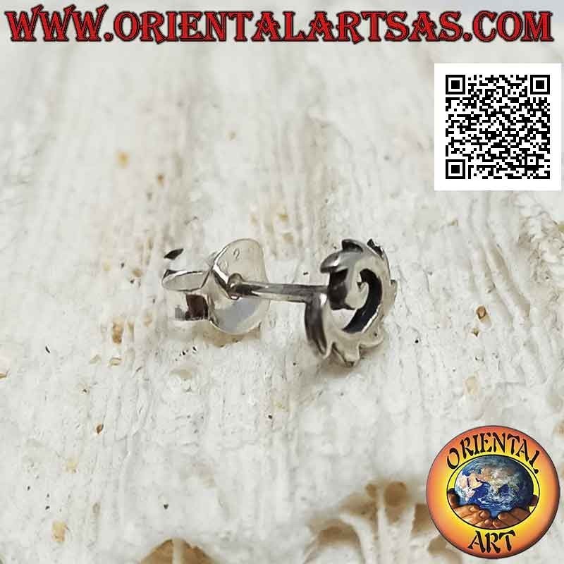Mini pendiente de plata, la espiral dentada