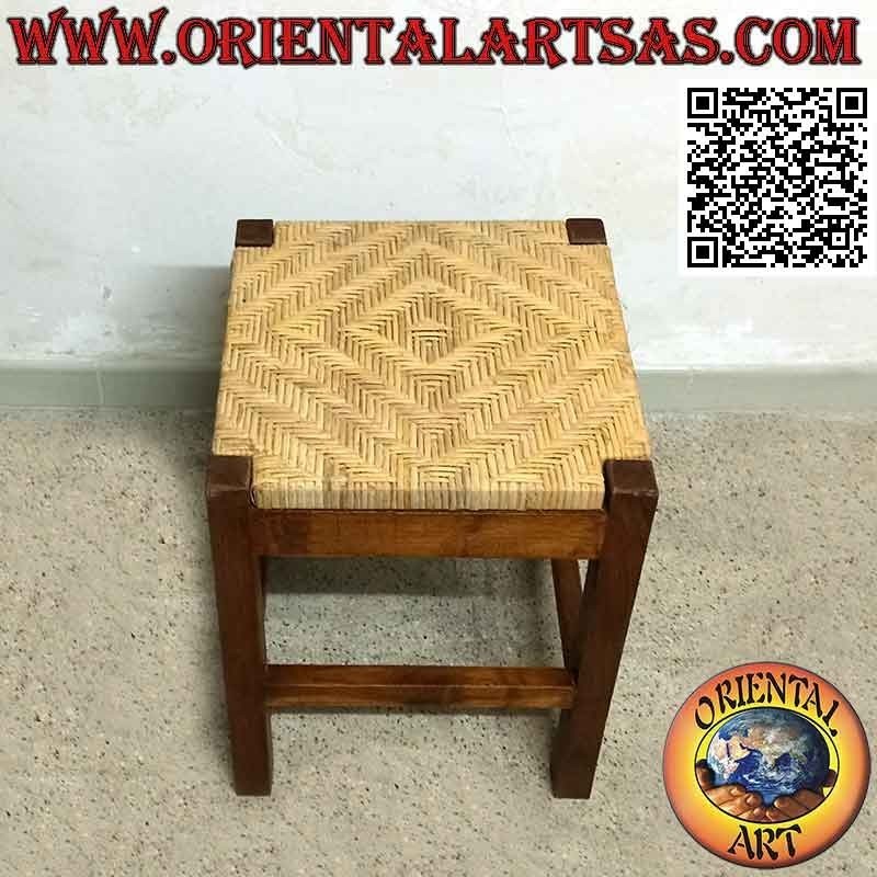 Tabouret linéaire carré en bois de teck et assise en bambou tressé