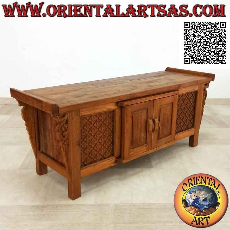 Buffet Java antiguo con pestillos y bisagras de madera y paneles con flores talladas en madera de teca