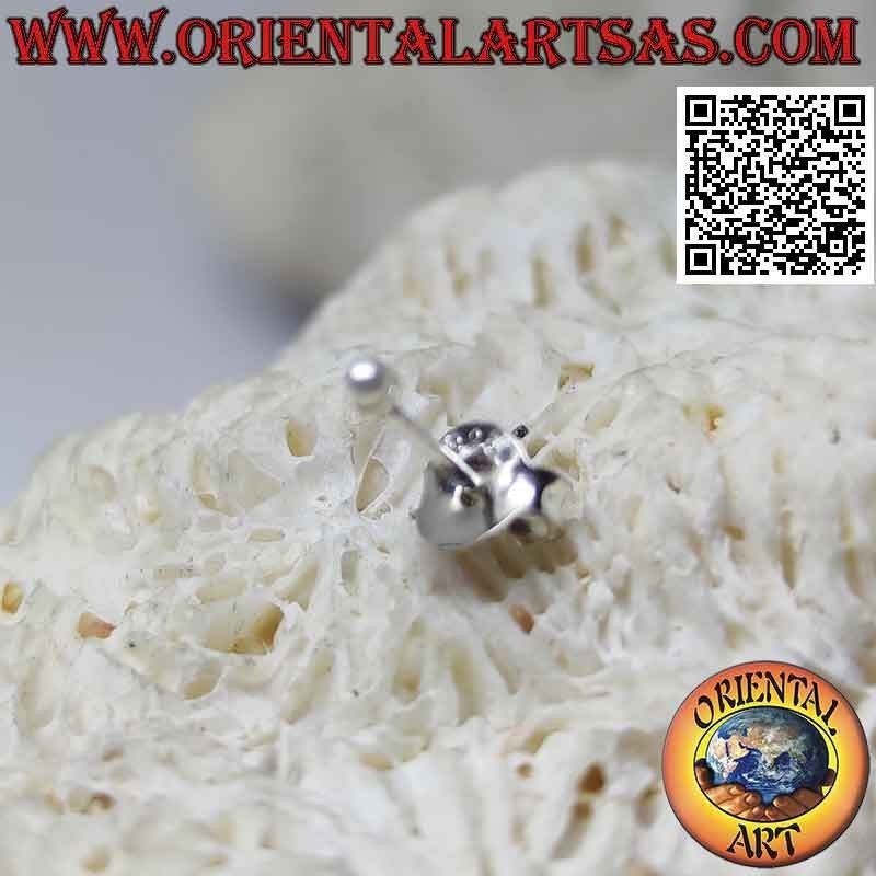 Mini boucle d'oreille en argent, la perle blanche