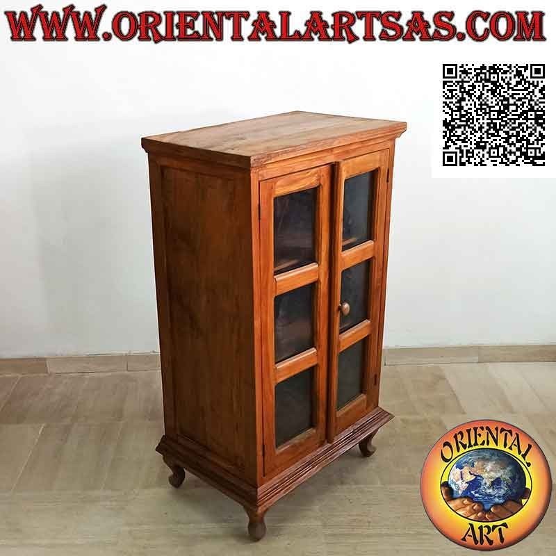 Vetrinetta rettangolare a doppia anta e tre ripiani profondi con piedi curvi in legno di teak